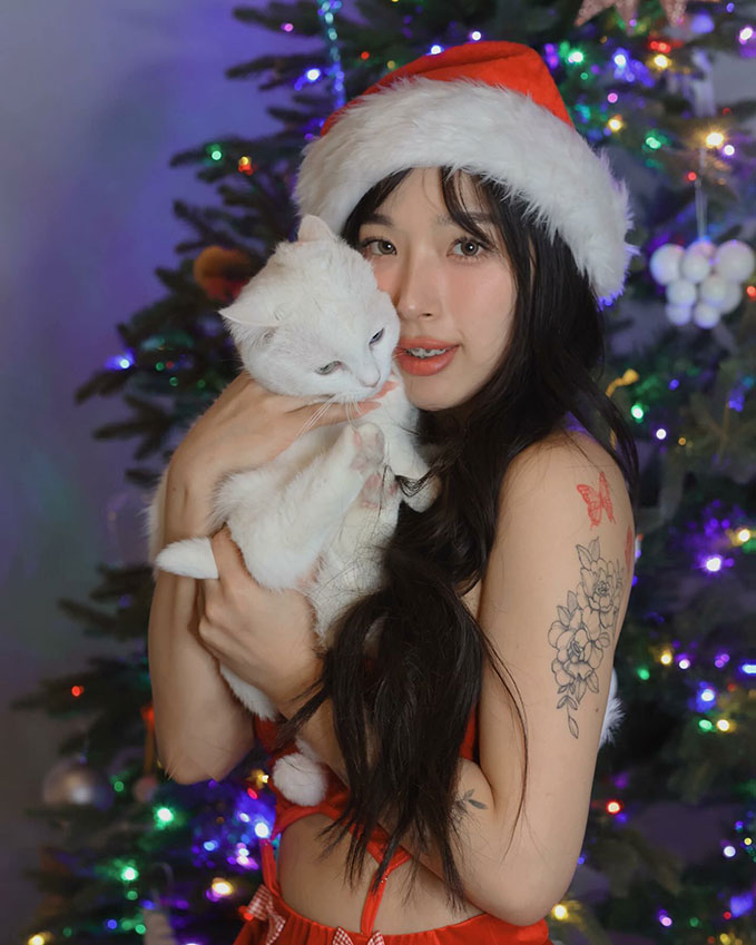 เปิดวาร์ป Elle Lee สาวสวย เจ้าเสน่ห์ ตัวตึง Onlyfans เซ็กซี่ แซ่บเร้าใจ